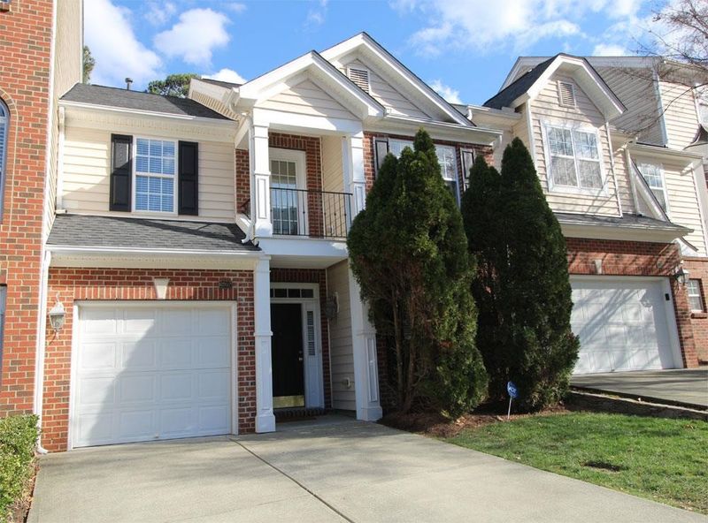 6952 Middleboro Dr, Raleigh, NC 27612