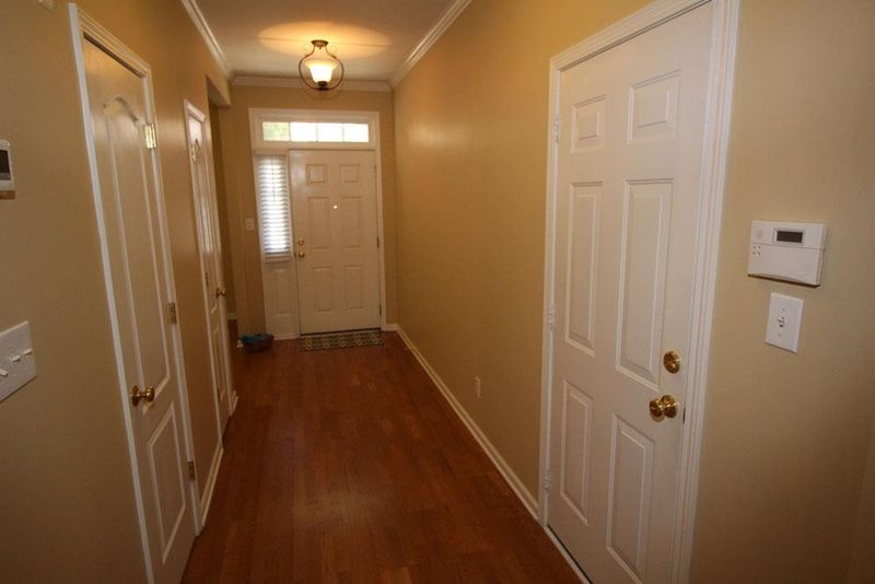 6952 Middleboro Dr, Raleigh, NC 27612