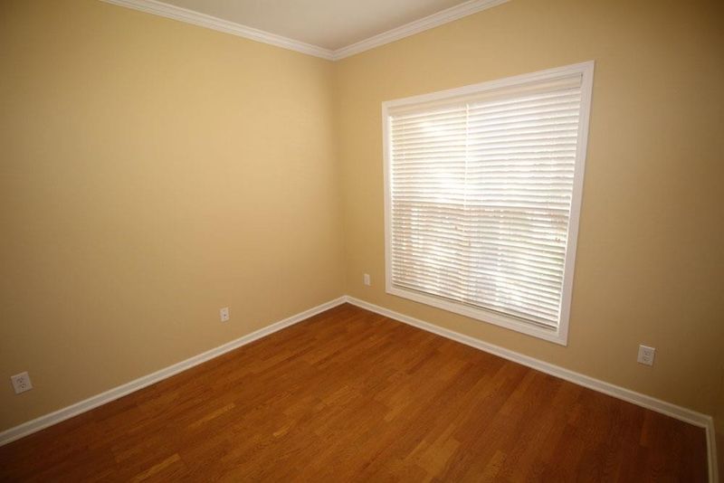 6952 Middleboro Dr, Raleigh, NC 27612
