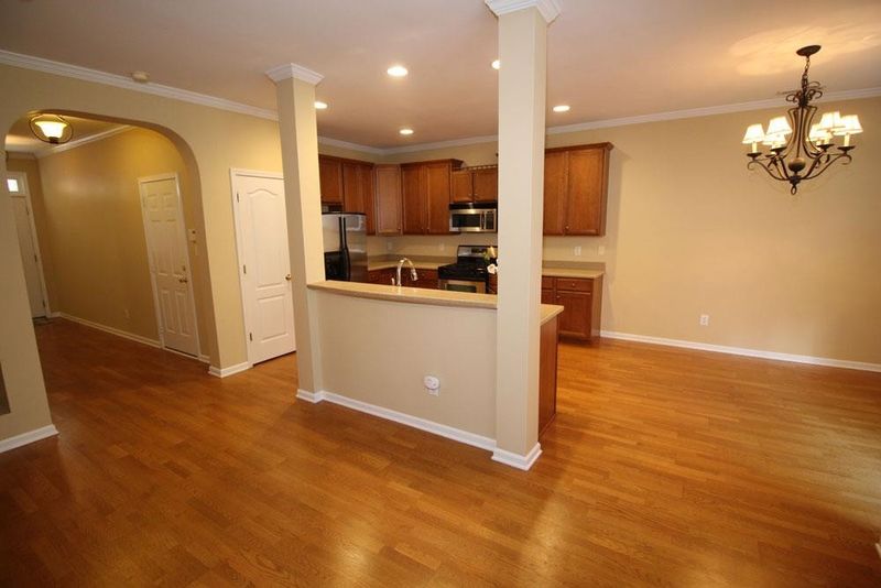 6952 Middleboro Dr, Raleigh, NC 27612
