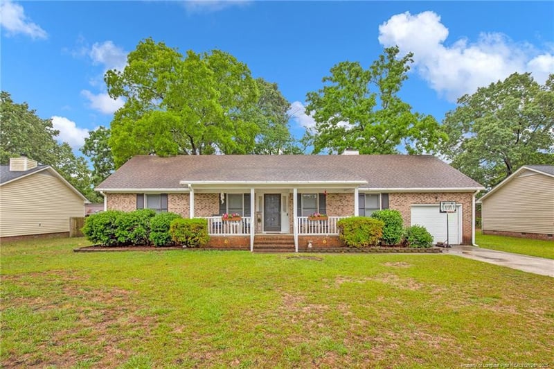 6956 Calamar Dr, Fayetteville, NC 28314
