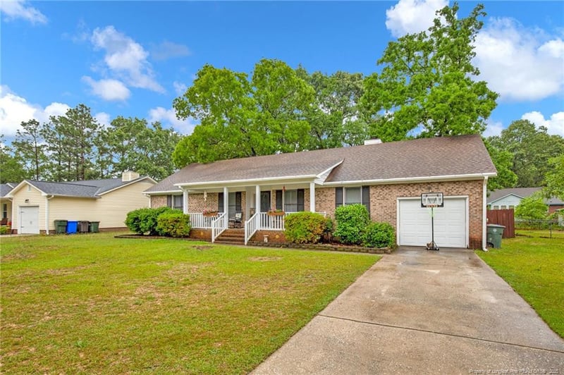 6956 Calamar Dr, Fayetteville, NC 28314