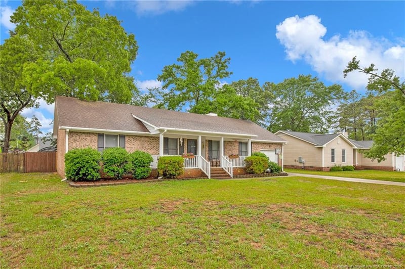 6956 Calamar Dr, Fayetteville, NC 28314