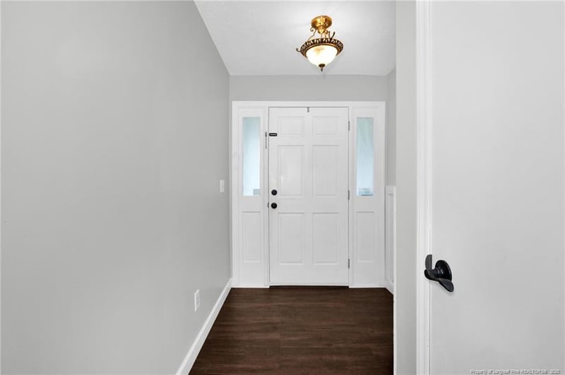 6956 Calamar Dr, Fayetteville, NC 28314