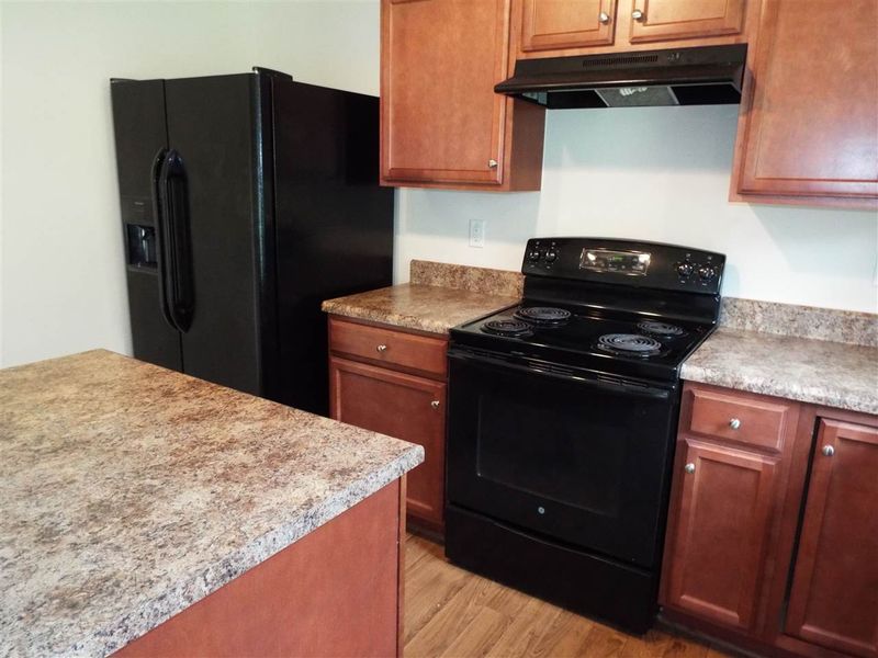 696 Thistle Dr, Burlington, NC 27217