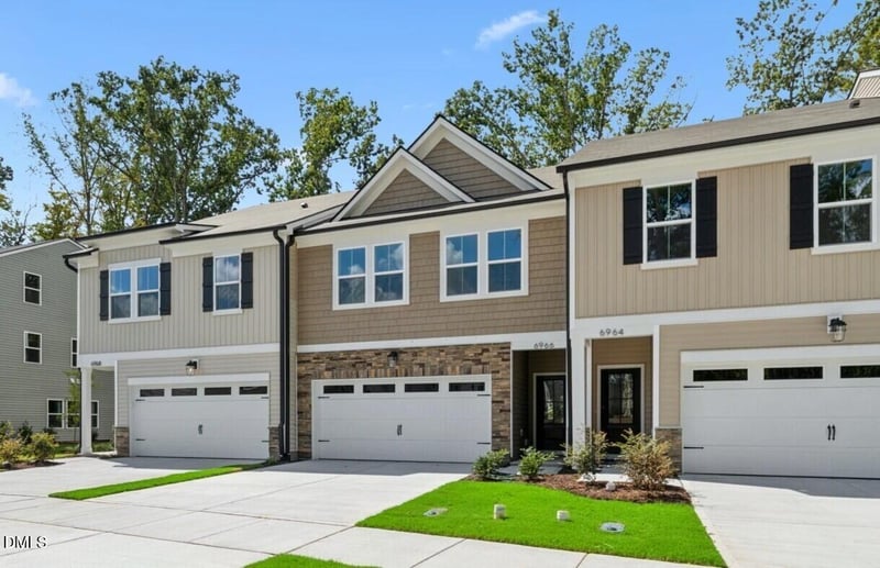 6966 Doddridge Ln, Cary, NC 27519