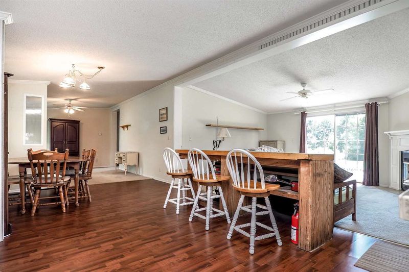 697 Peele Rd, Clayton, NC 27520