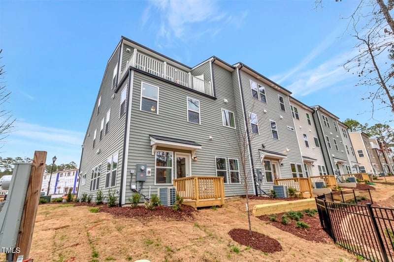 6970 Doddridge Ln #10, Cary, NC 27519