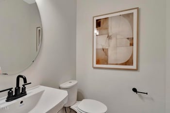 6972 Doddridge Ln, Cary, NC 27519