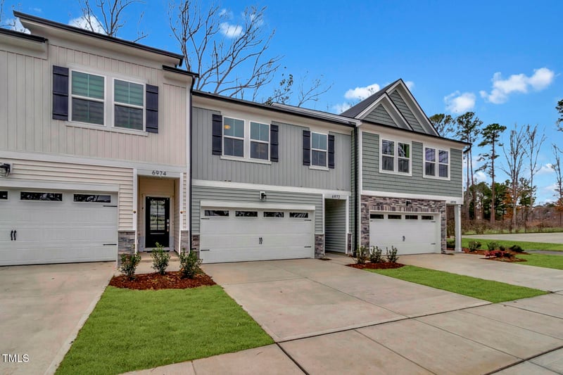 6972 Doddridge Ln, Cary, NC 27519