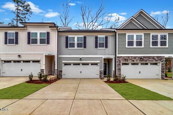6972 Doddridge Ln, Cary, NC 27519