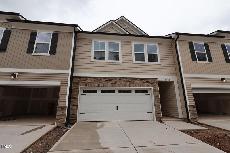 6973 Doddridge Ln, Cary, NC 27519