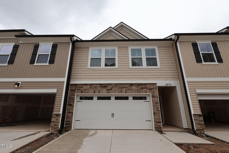 6973 Doddridge Ln, Cary, NC 27519