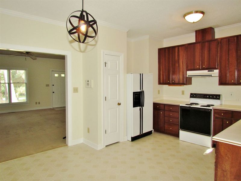 698 Oxford Ridge Dr, Wake Forest, NC 27587