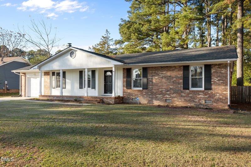 6982 Melbourne Dr, Fayetteville, NC 28314