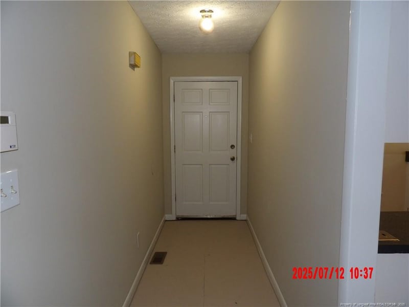 6986 Calamar Dr, Fayetteville, NC 28314