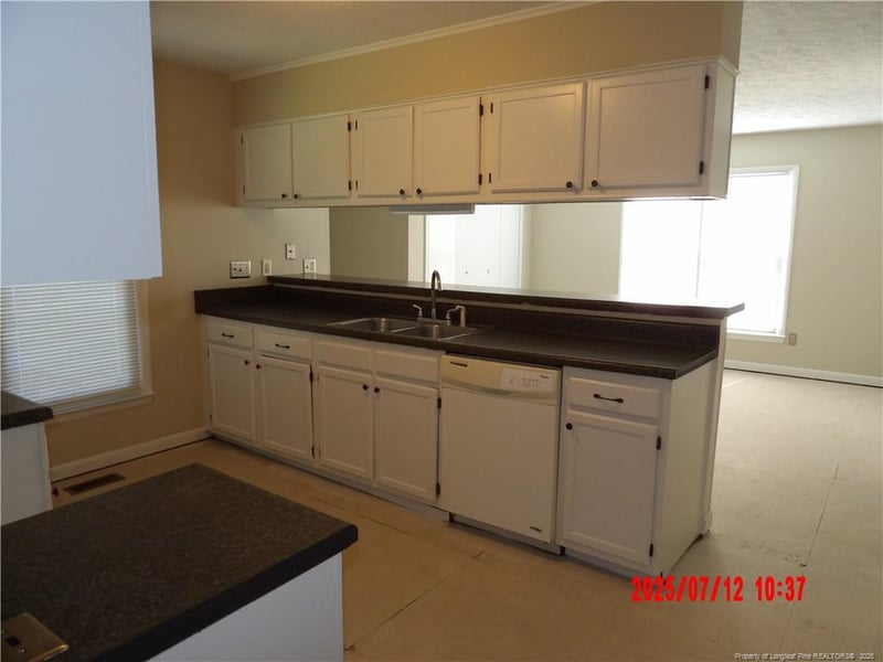 6986 Calamar Dr, Fayetteville, NC 28314