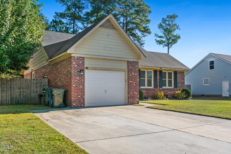 699 Prestige Blvd, Fayetteville, NC 28314