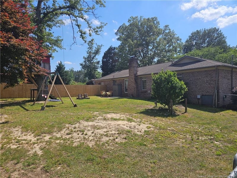 6998 Norge St, Fayetteville, NC 28311