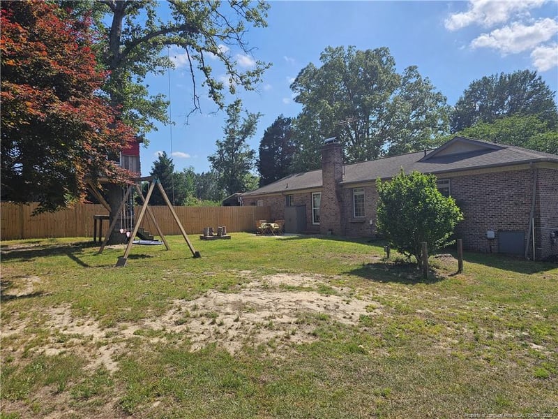 6998 Norge St, Fayetteville, NC 28311