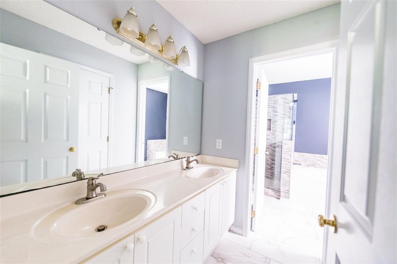 7 Addison Ct, Durham, NC 27712