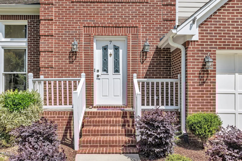 7 Bonham Ct, Durham, NC 27703
