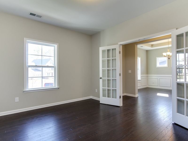 7 Bonsack Ct, Durham, NC 27703