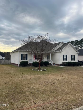 7 Edgewater Dr, Smithfield, NC 27577