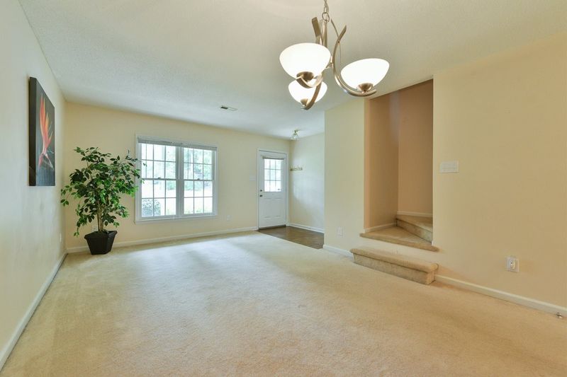 7 Forest Oaks Dr, Durham, NC 27705