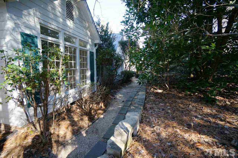 7 Geneva Ct, Durham, NC 27713
