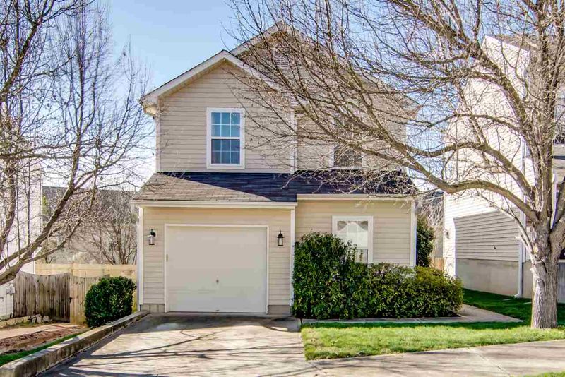 7 Grosbeak Ln, Durham, NC 27713