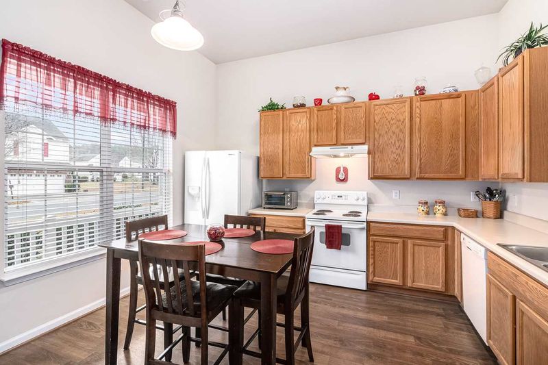 7 Heatherford Ct, Durham, NC 27704