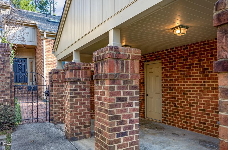 7 Innisfree Dr, Durham, NC 27707