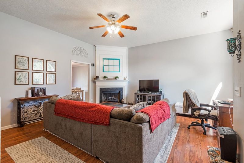 7 Marsh Landing Ct, Durham, NC 27703