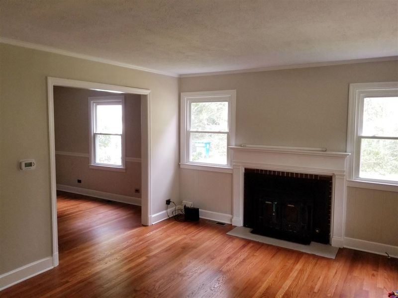 7 Meadowbrook Dr, Durham, NC 27712