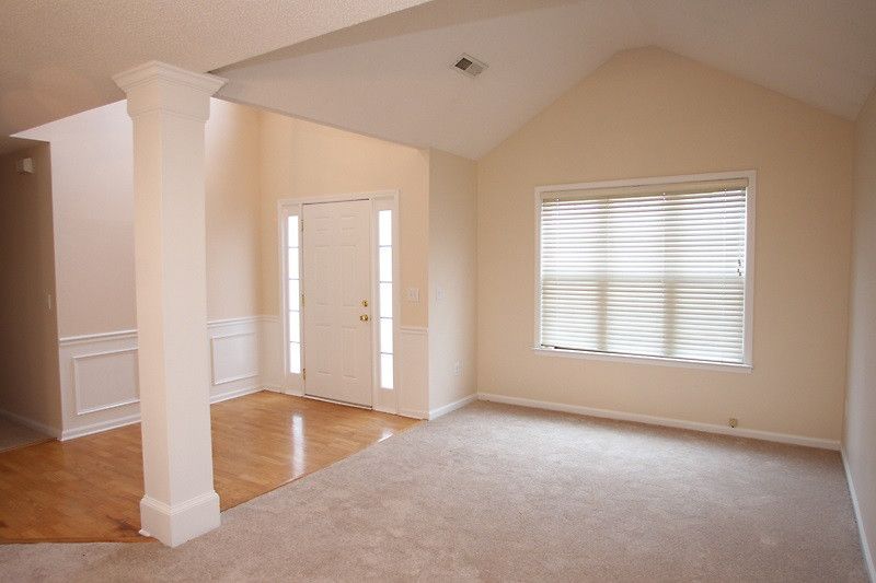 7 Sandy Bluff Ct, Durham, NC 27703
