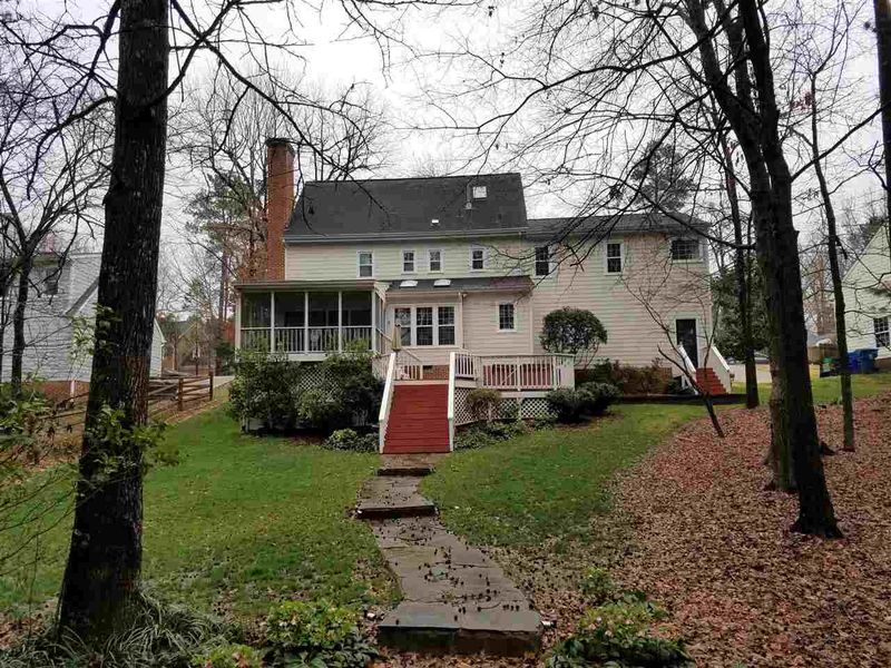 7 Shasta Ct, Durham, NC 27713