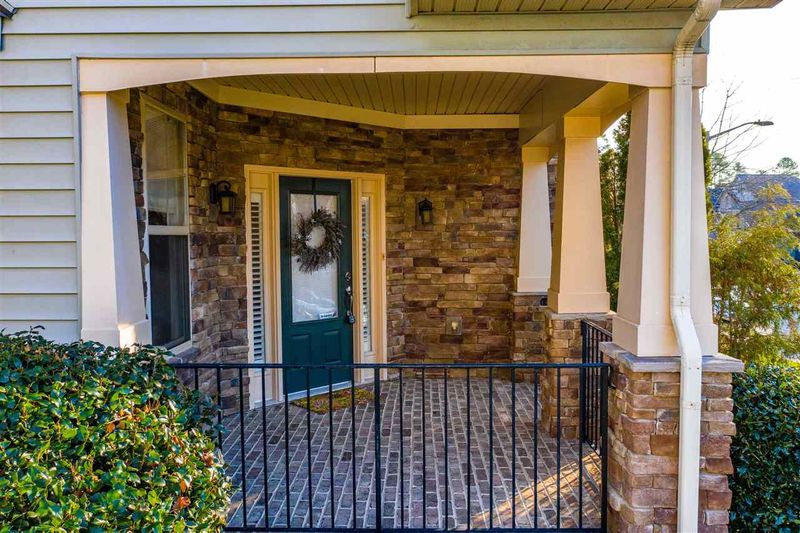 7 Stonehouse Ct, Durham, NC 27713