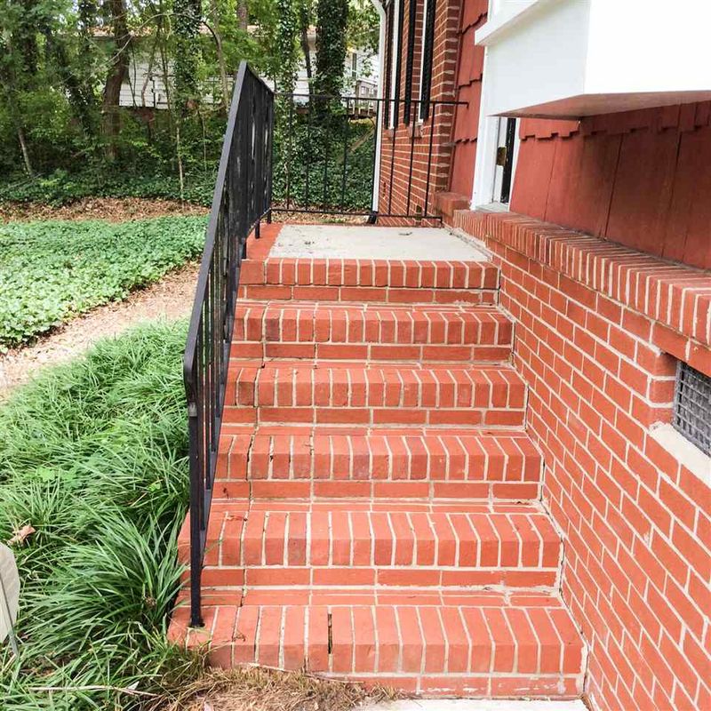 7 Tennyson Pl, Durham, NC 27704