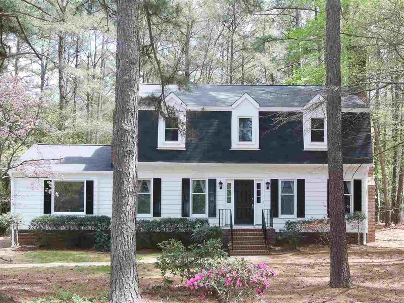 7 Timberlyne Rd, Chapel Hill, NC 27514