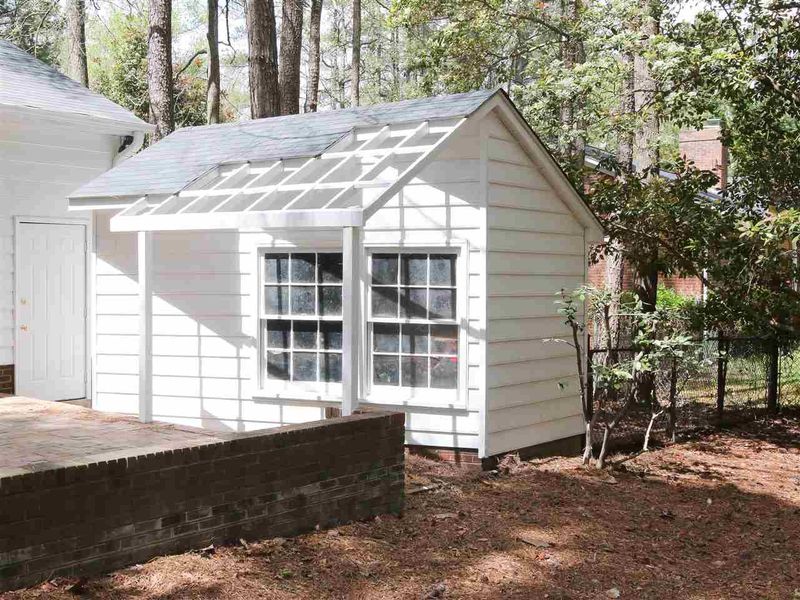 7 Timberlyne Rd, Chapel Hill, NC 27514