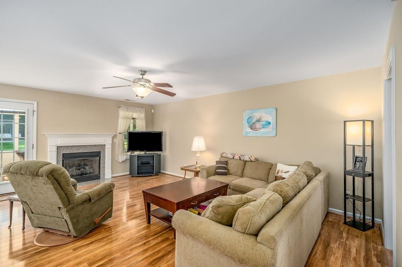 70 Broken Lance Dr, Youngsville, NC 27596