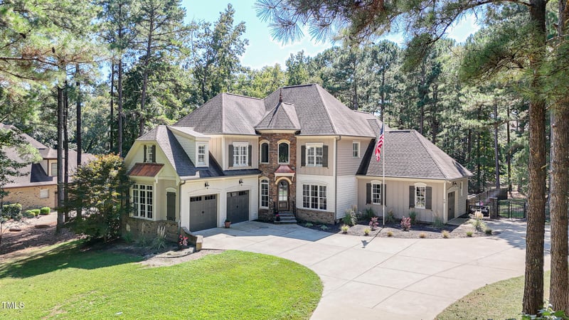 70 Calabria Ct, Clayton, NC 27527