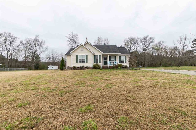 70 Candlewood Dr, Zebulon, NC 27597