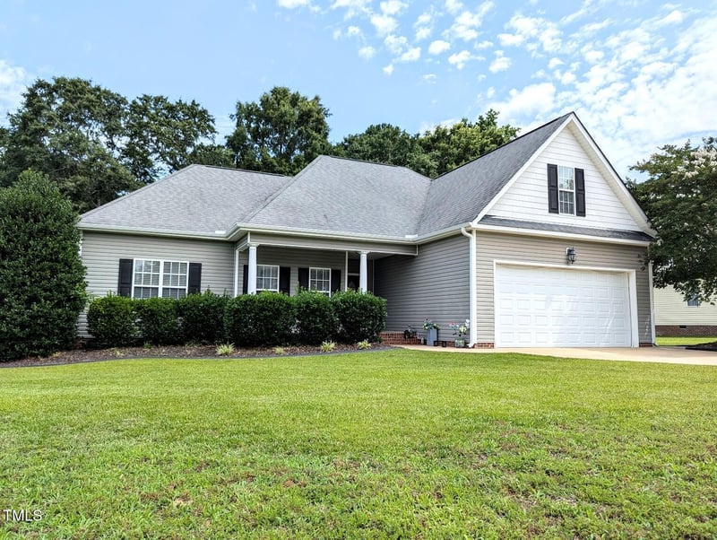 70 Dexterfield Dr, Fuquay Varina, NC 27526