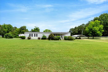 70 Fieldside Dr, Louisburg, NC 27549