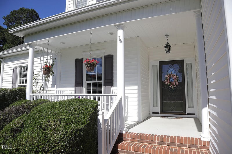 70 Glen Oaks Dr, Youngsville, NC 27596