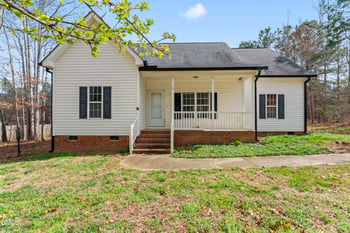 70 Harrison St, Zebulon, NC 27597