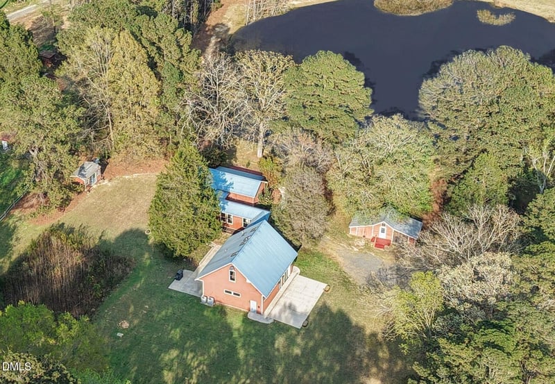 70 Holland Ln, New Hill, NC 27562