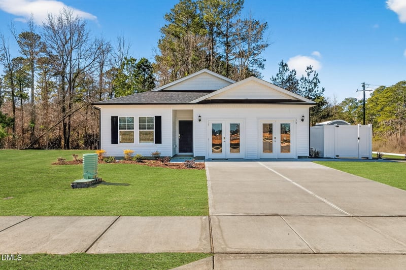 70 Muscovy Dr, Four Oaks, NC 27524